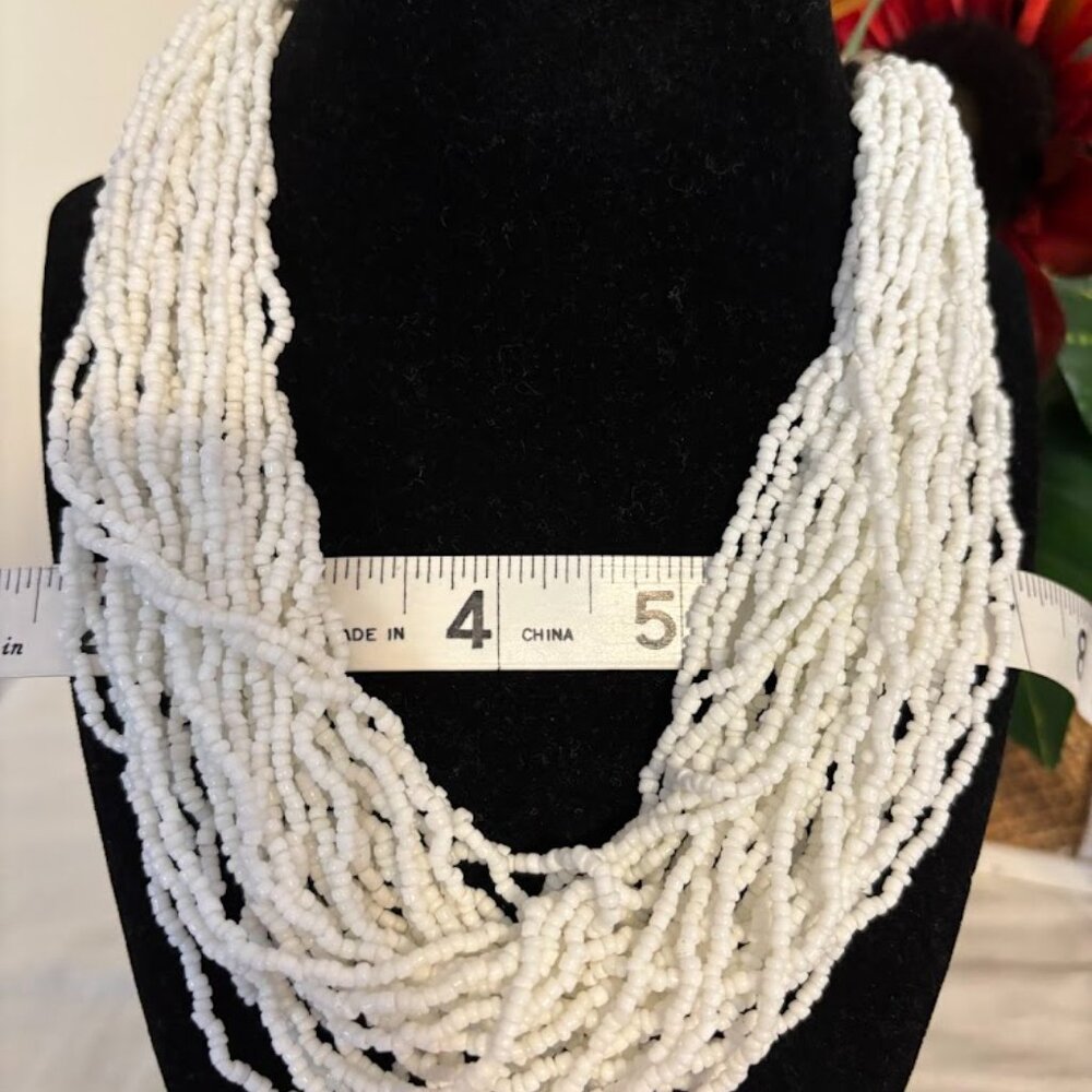 Beautiful White Multi Strand Necklace (17") in Silver for any occasion - Picture 4 of 12